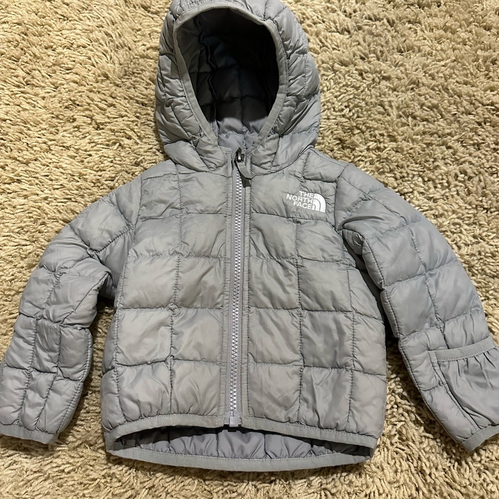 The North Face Baby Quilted Gray Lightweight Puffer Jacket - 3-6 mo
